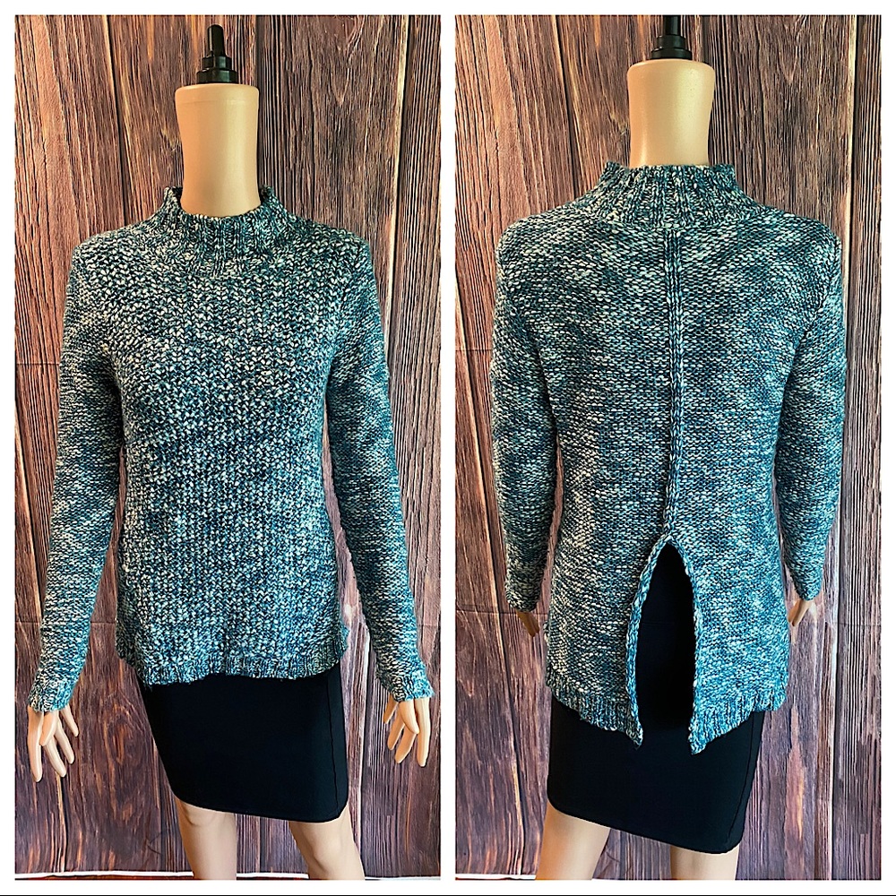 Forever 21 size small green teal white knit boho sweater